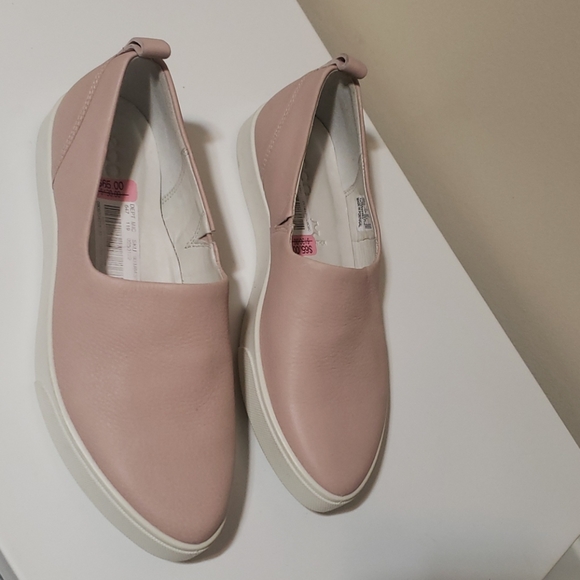 Ecco flats - Picture 2 of 2